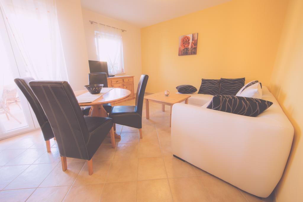 Apartments Meri Ližnjan Habitación foto