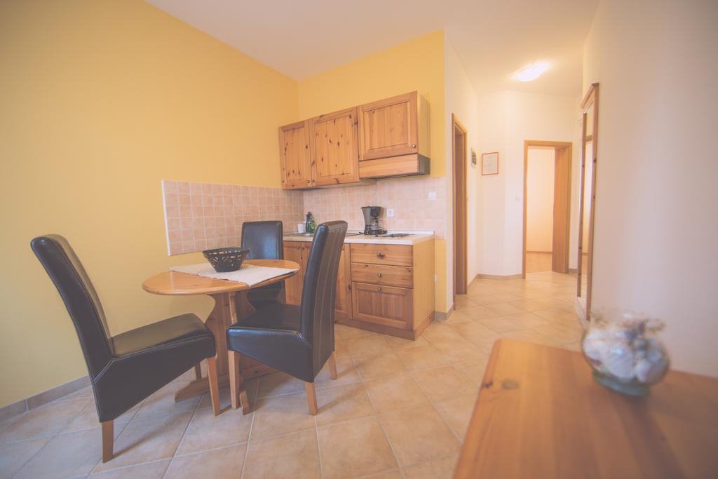 Apartments Meri Ližnjan Habitación foto
